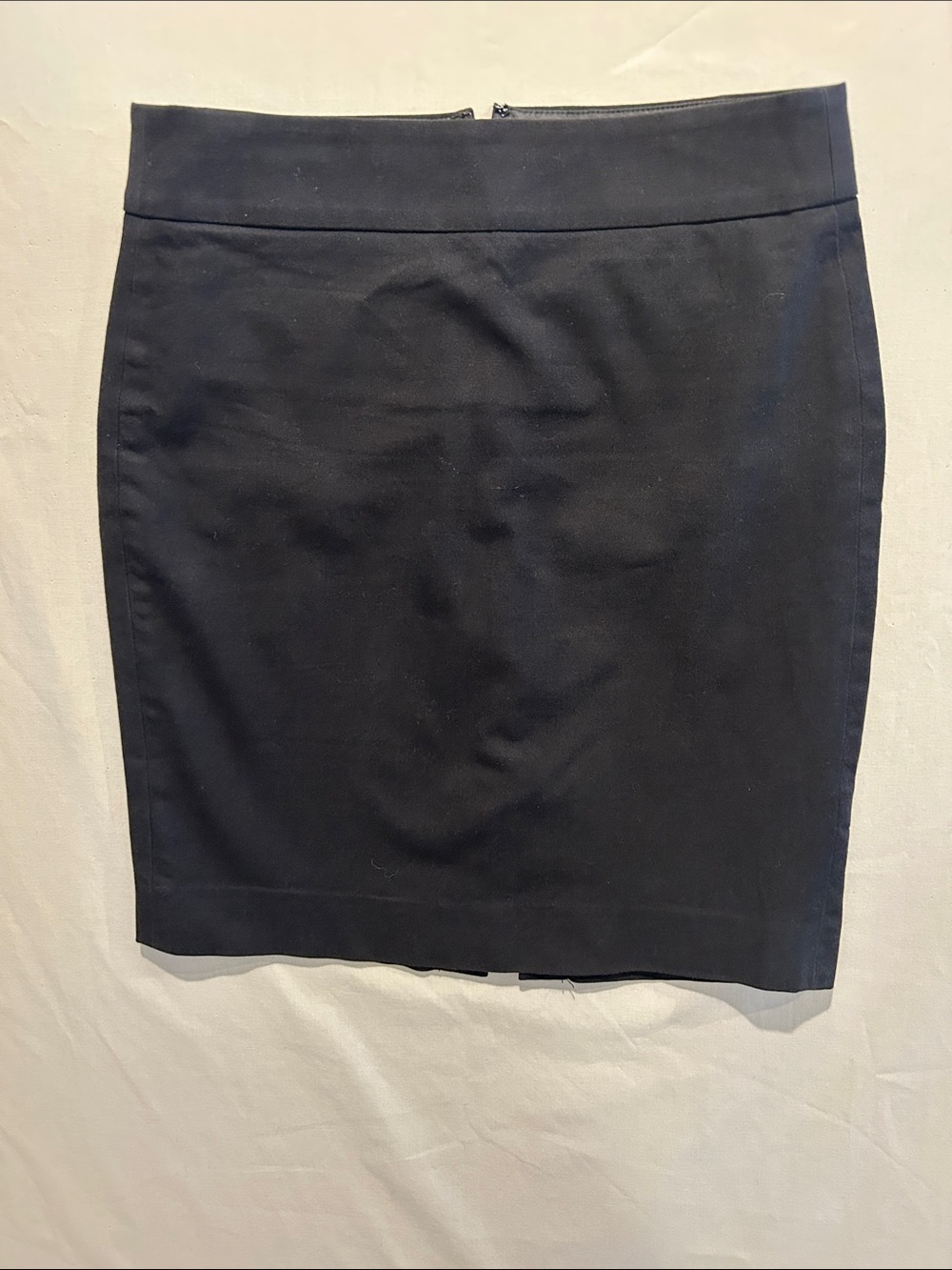 Banana Republic Classic Black Pencil Skirt - Sleek Office Staple